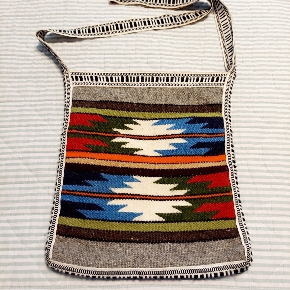 Aztec Crossbody Sack    - Picture 3 of 4